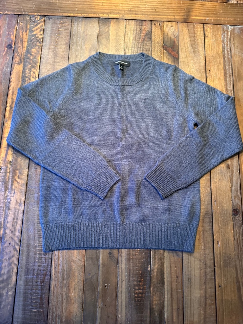 Banana Republic Factory Crewneck Sweater Size Small Gray Holiday 2021 Collection